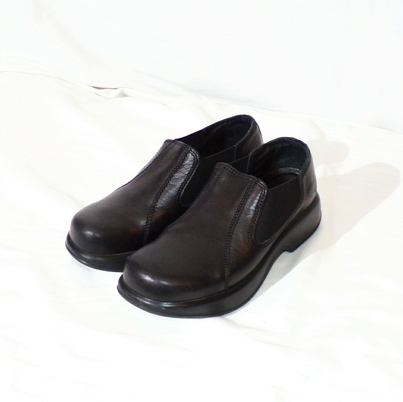 stretching dansko clogs
